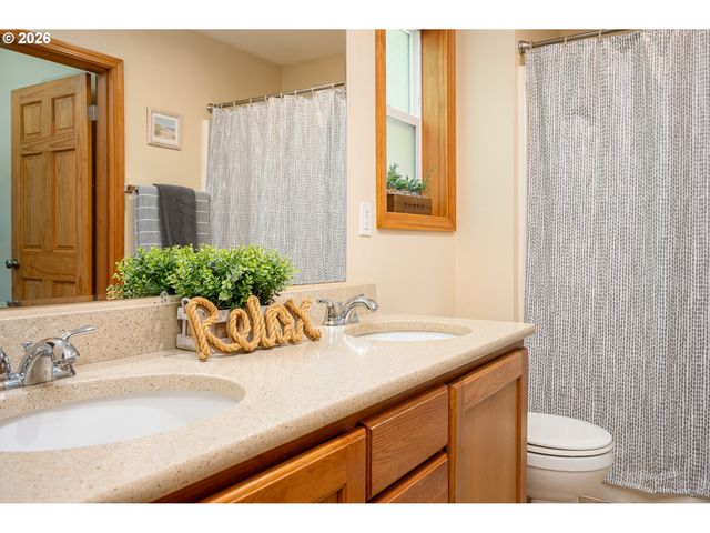 9800 Sw HILLSBORO Hwy, Hillsboro, OR 97123