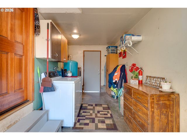 9800 Sw HILLSBORO Hwy, Hillsboro, OR 97123