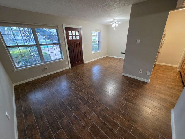 3224 Timmons Lane 117, Houston, TX 77027