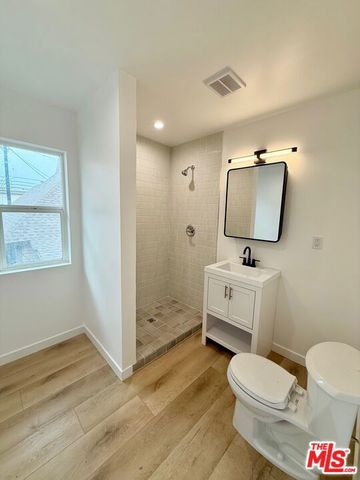 1021 Venice Boulevard 4, Los Angeles, CA 90015