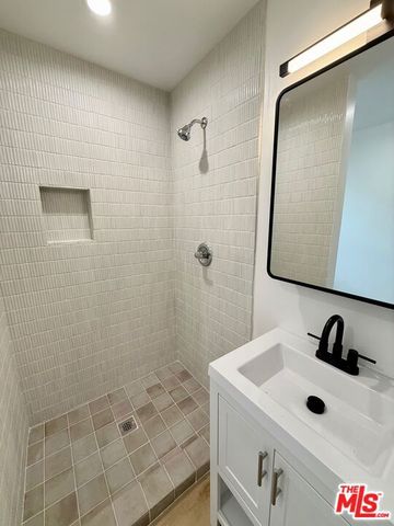 1021 Venice Boulevard 4, Los Angeles, CA 90015