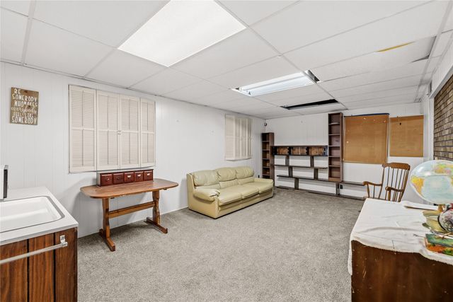 1900 McKinley Avenue, Des Moines, IA 50315