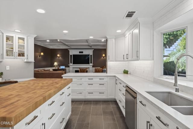 7405 Loma Vista Road, Ventura, CA 93003