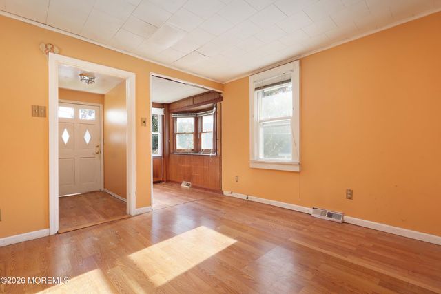 814 Forrest Avenue, Laurence Harbor, NJ 08879