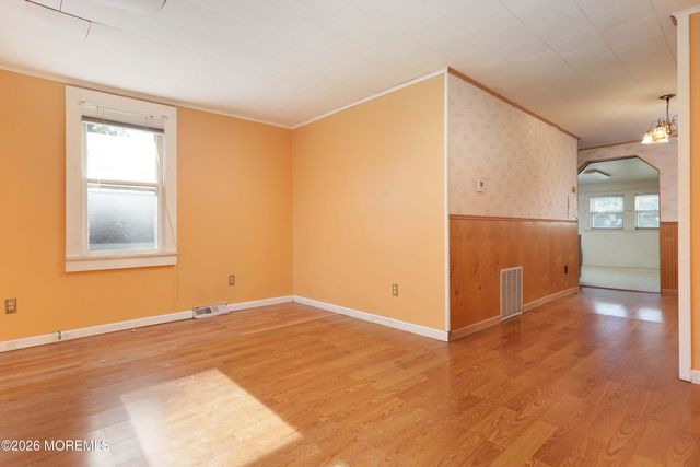 814 Forrest Avenue, Laurence Harbor, NJ 08879