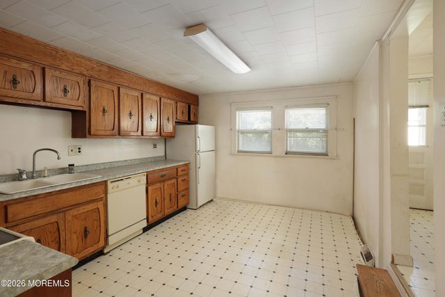 814 Forrest Avenue, Laurence Harbor, NJ 08879