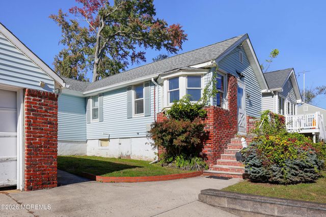 814 Forrest Avenue, Laurence Harbor, NJ 08879