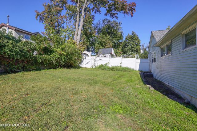 814 Forrest Avenue, Laurence Harbor, NJ 08879