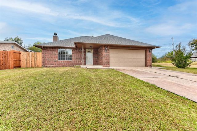 1528 Tudor Drive, Moore, OK 73160