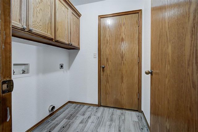 1528 Tudor Drive, Moore, OK 73160