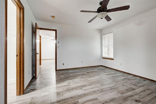 1528 Tudor Drive, Moore, OK 73160