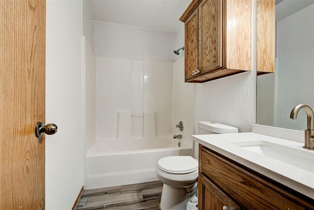 1528 Tudor Drive, Moore, OK 73160