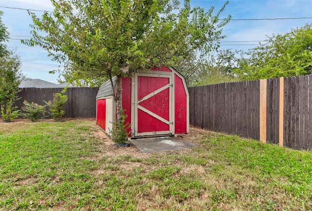 1528 Tudor Drive, Moore, OK 73160