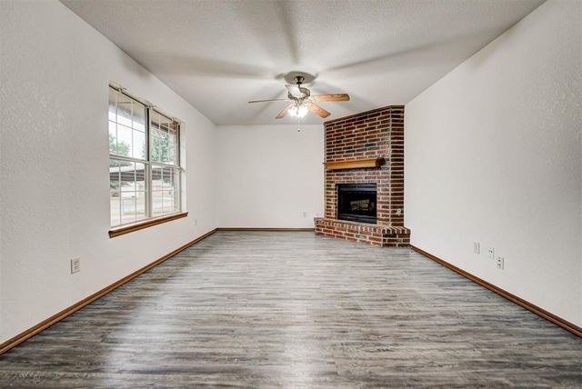 1528 Tudor Drive, Moore, OK 73160