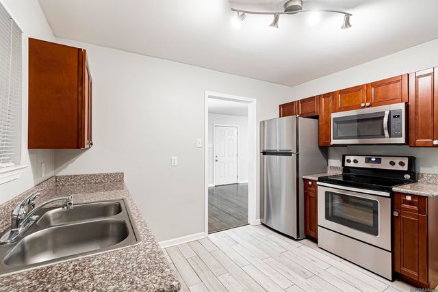 6872 Clinton Ave, Baton Rouge, LA 70805