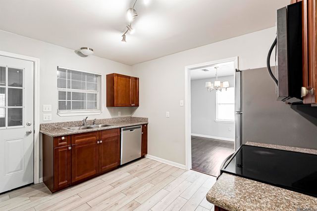 6872 Clinton Ave, Baton Rouge, LA 70805