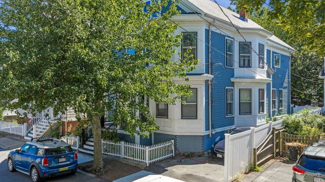 32 Arbella St 1, Salem, MA 01970