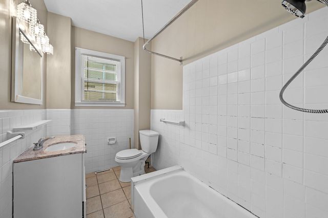 32 Arbella St 1, Salem, MA 01970