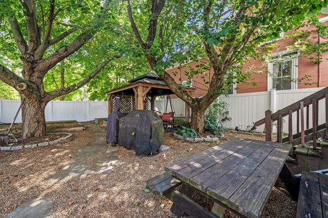 32 Arbella St 1, Salem, MA 01970