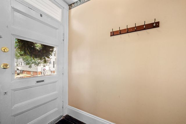 32 Arbella St 1, Salem, MA 01970