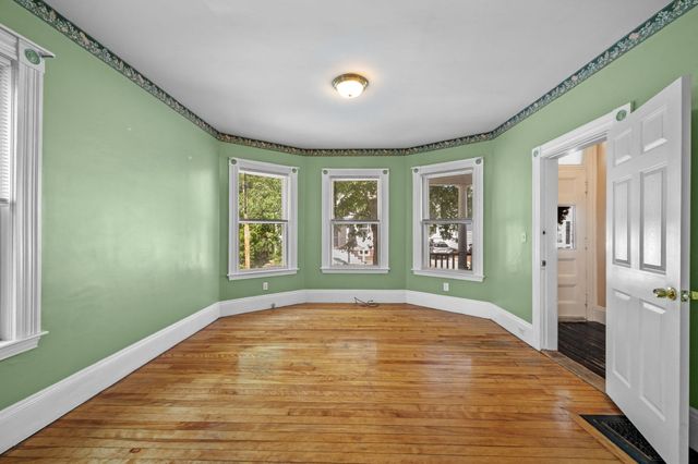 32 Arbella St 1, Salem, MA 01970