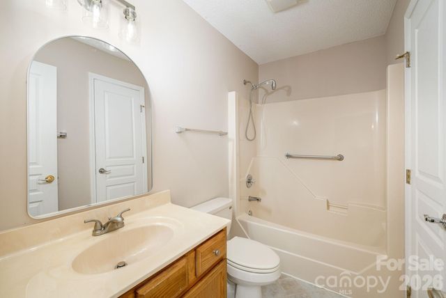 501 Fox Den Court, Hendersonville, NC 28792