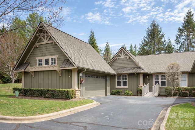 501 Fox Den Court, Hendersonville, NC 28792