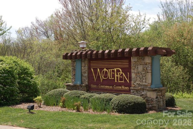 501 Fox Den Court, Hendersonville, NC 28792