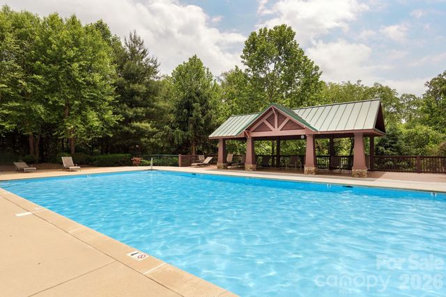 501 Fox Den Court, Hendersonville, NC 28792