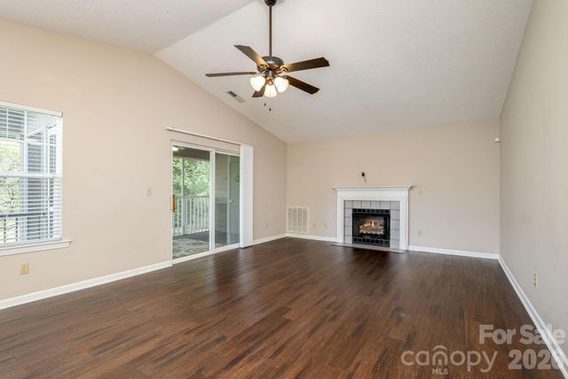 501 Fox Den Court, Hendersonville, NC 28792