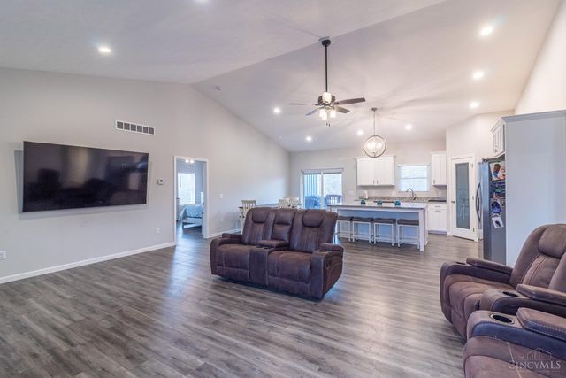 16 Old State Road, Manchester, OH 45144