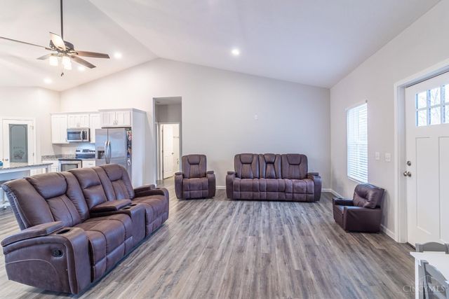 16 Old State Road, Manchester, OH 45144