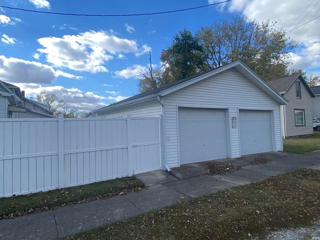 672 E Franklin Street, Huntington, IN 46750