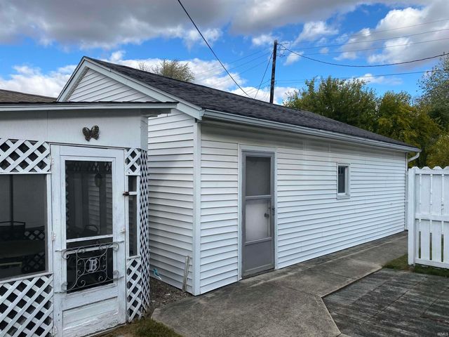 672 E Franklin Street, Huntington, IN 46750