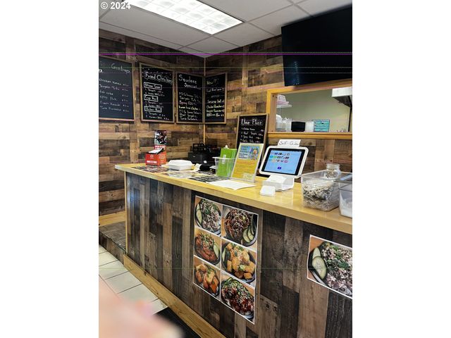 682 E 13th Ave, Eugene, OR 97401