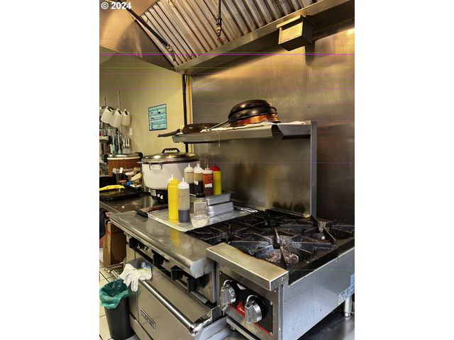 682 E 13th Ave, Eugene, OR 97401