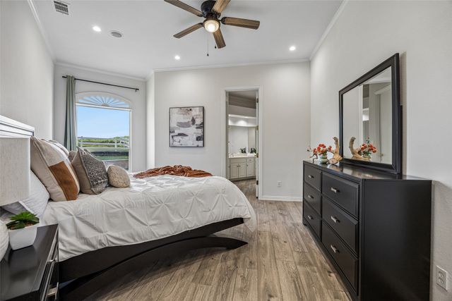 10984 Stagecoach Pass, Pilot Point, TX 76258