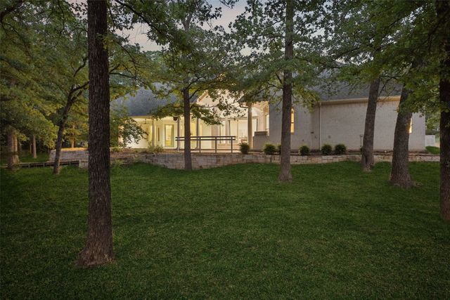 10984 Stagecoach Pass, Pilot Point, TX 76258