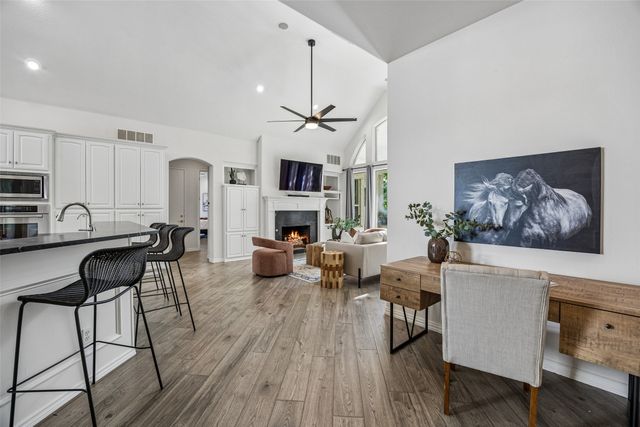 10984 Stagecoach Pass, Pilot Point, TX 76258
