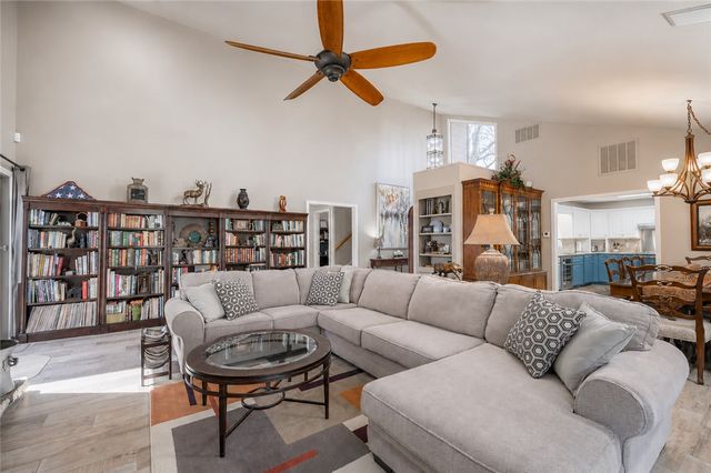 4603 W Centre Court, Rogers, AR 72758