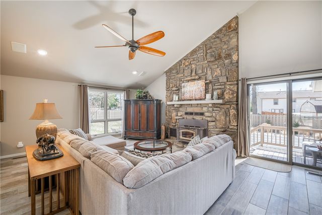 4603 W Centre Court, Rogers, AR 72758