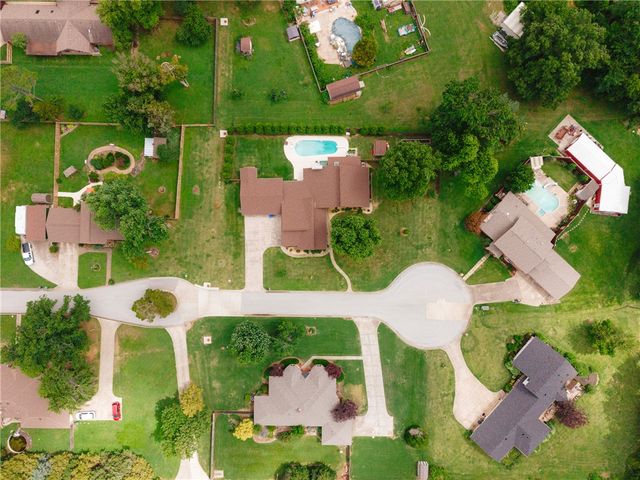 4603 W Centre Court, Rogers, AR 72758