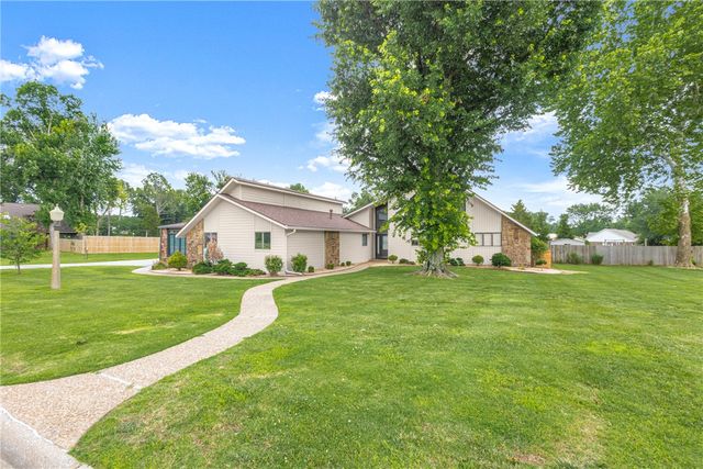 4603 W Centre Court, Rogers, AR 72758