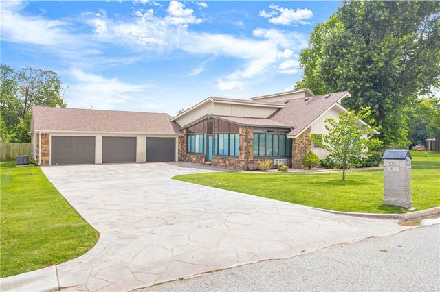 4603 W Centre Court, Rogers, AR 72758