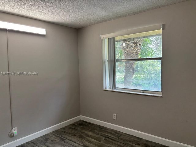 11585 NW 43rd St 11585, Coral Springs, FL 33065