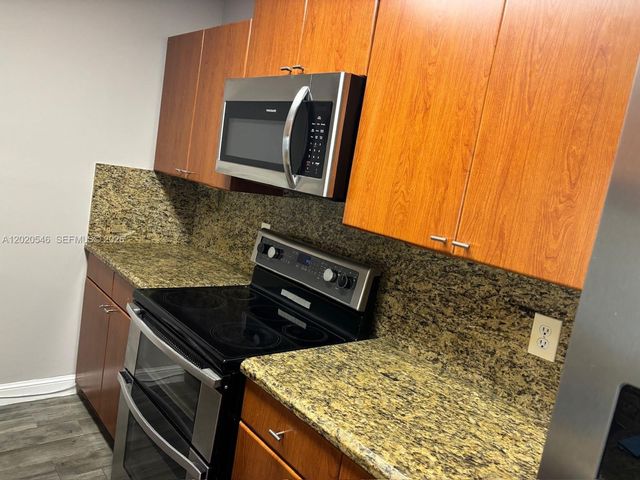 11585 NW 43rd St 11585, Coral Springs, FL 33065