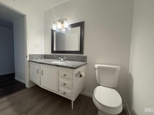 518 McKelvey Avenue, Bakersfield, CA 93308