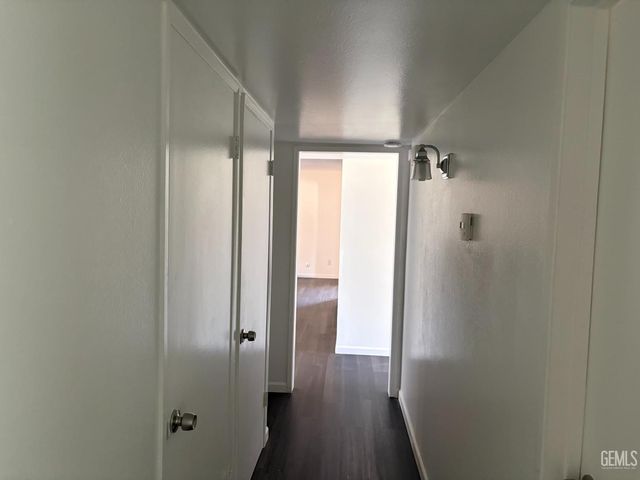518 McKelvey Avenue, Bakersfield, CA 93308