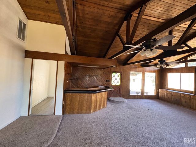 518 McKelvey Avenue, Bakersfield, CA 93308