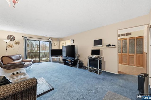 307 Edison Glen Terrace 307, Edison, NJ 08837